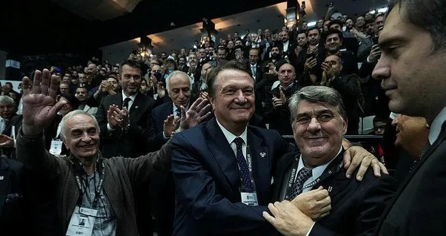 Beşiktaş'ta başkan adayları Serdal Adalı ve Hasan Arat kucaklaştı