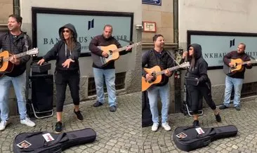 Hülya Avşar gözlerine yazılan Mavi Mavi şarkısı ile Almanya sokaklarını salladı! Bedava dinleyecek değillerdi