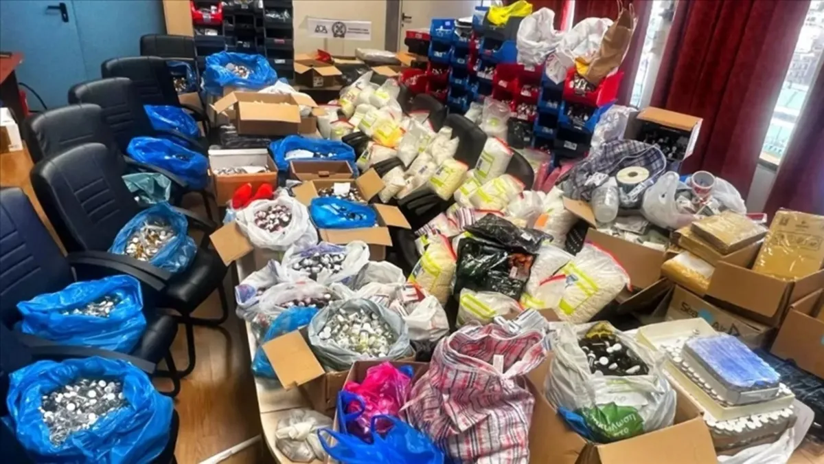 Mersin’de kaçakçılık operasyonu: 440 bin adet ilaç ele geçirildi! Mersin’de kaçakçılık operasyonu: 440 bin adet ilaç ele geçirildi!