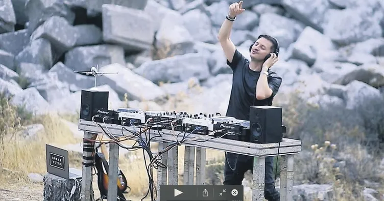 Sahnelerde sonbahar coşkusu