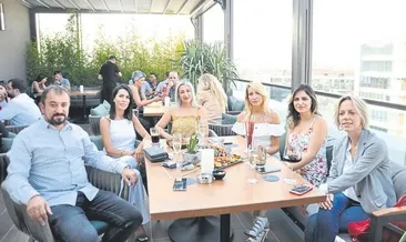 Terasta eğlence vakti