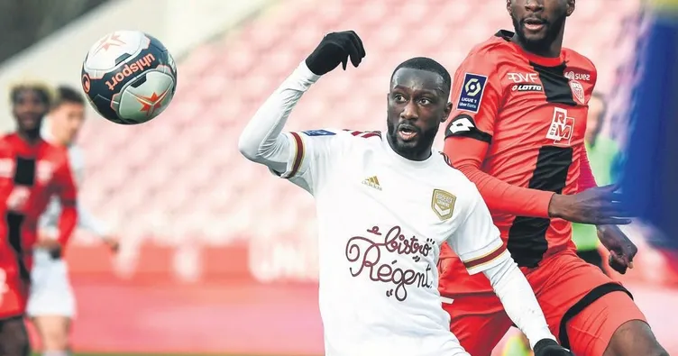 Milli arada Sabaly atağı