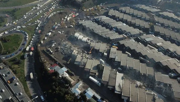 Zeytinburnu Nakliyeciler Sitesi'nde yıkım başladı
