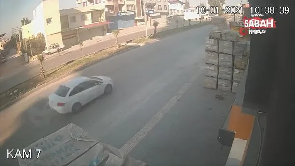 Adana'da dehşete düşüren görüntüler kamerada... Kısıtlamada polisten kaçarken yaşlı adamı öldürdü | Video