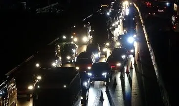 D-100 karayolunda kaza! Trafik durma noktasına geldi #istanbul