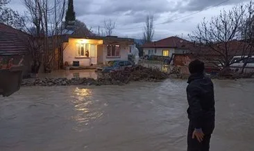 Aşırı yağış sonrası ev ve iş yerleri su altında kaldı #denizli Aşırı yağış sonrası ev ve iş yerleri su altında kaldı #denizli