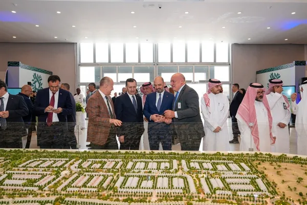 bakan-kurum-s-arabistanda-mutabaka-varmisti-emlak-konutun-hayat-mekke-projesinde-yeni-donem-1783932767664.jpeg