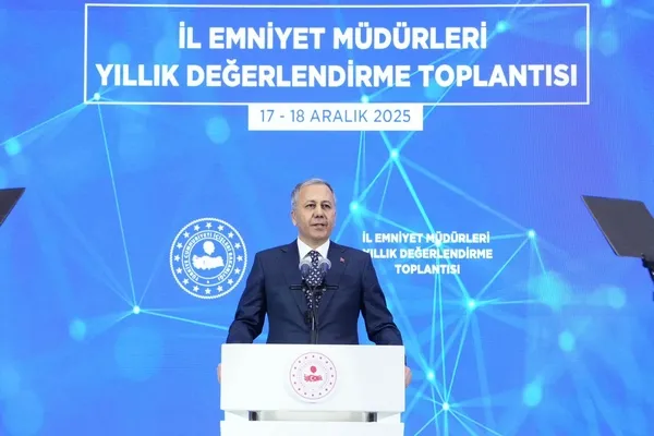 bakan-yerlikaya-emniyet-teskilatinin-bir-yillik-calismalarini-degerlendirdi-1765964461097.jpg