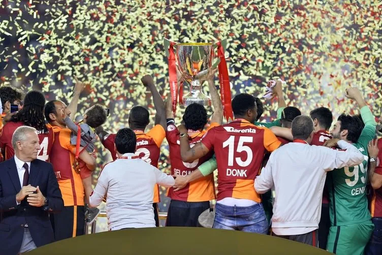 Galatasaray kupayı böyle kaldırdı