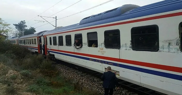 Ceyhan’da tren kamyona çarptı: 1 yaralı