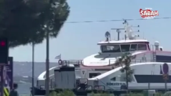 İzmir’de yolcu gemisi kıyıya çarptı! O anlar kamerada | Video