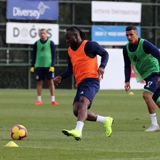 Hazır gelen Victor Moses yarın kadroda