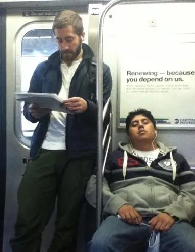 Ünlüler de metroyu kullanıyor
