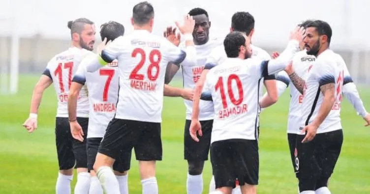 Ümraniyespor 7 gol attı zirvenin yeni sahibi oldu