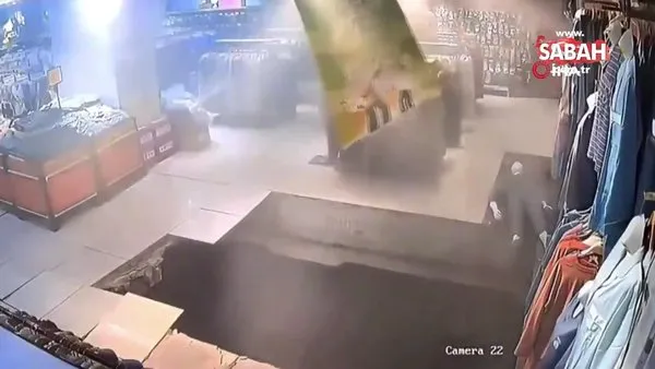 Çin’de AVM’nin zemini aniden çöktü: 2 yaralı | Video