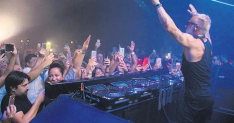 Hem eğlendi hem eğlendirdi