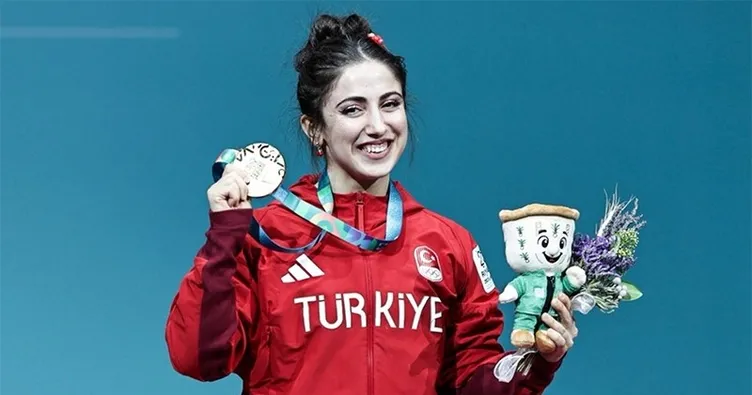 2 halterciden 6 altın madalya!