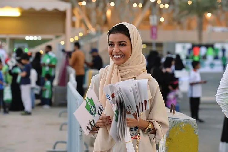 Suudi Arabistan’da kadınlar ilk kez tribünde