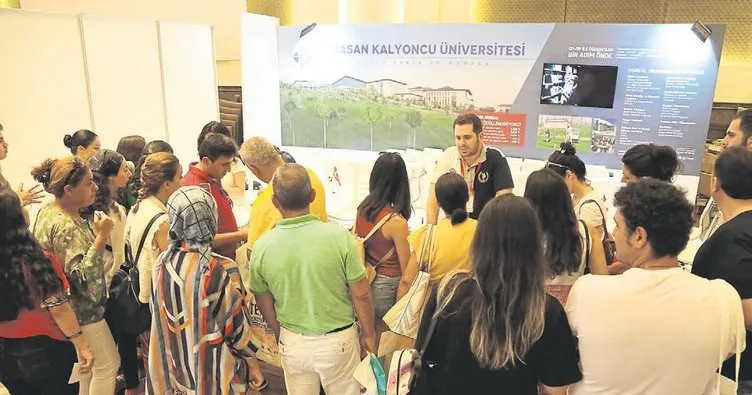 Hasan Kalyoncu gençlerle buluştu