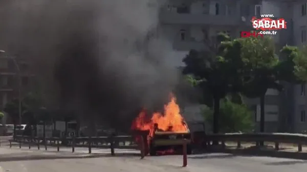 Gebze'de otomobil seyir halindeyken alev alev yandı | Video