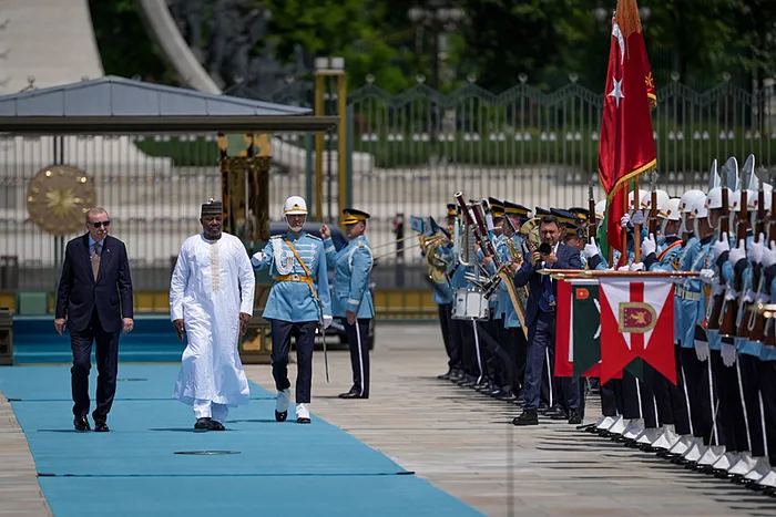 cumhurbaskani-erdogan-nijer-cumhurbaskani-tchianiyi-resmi-torenle-karsiladi-1780572352788.jpg