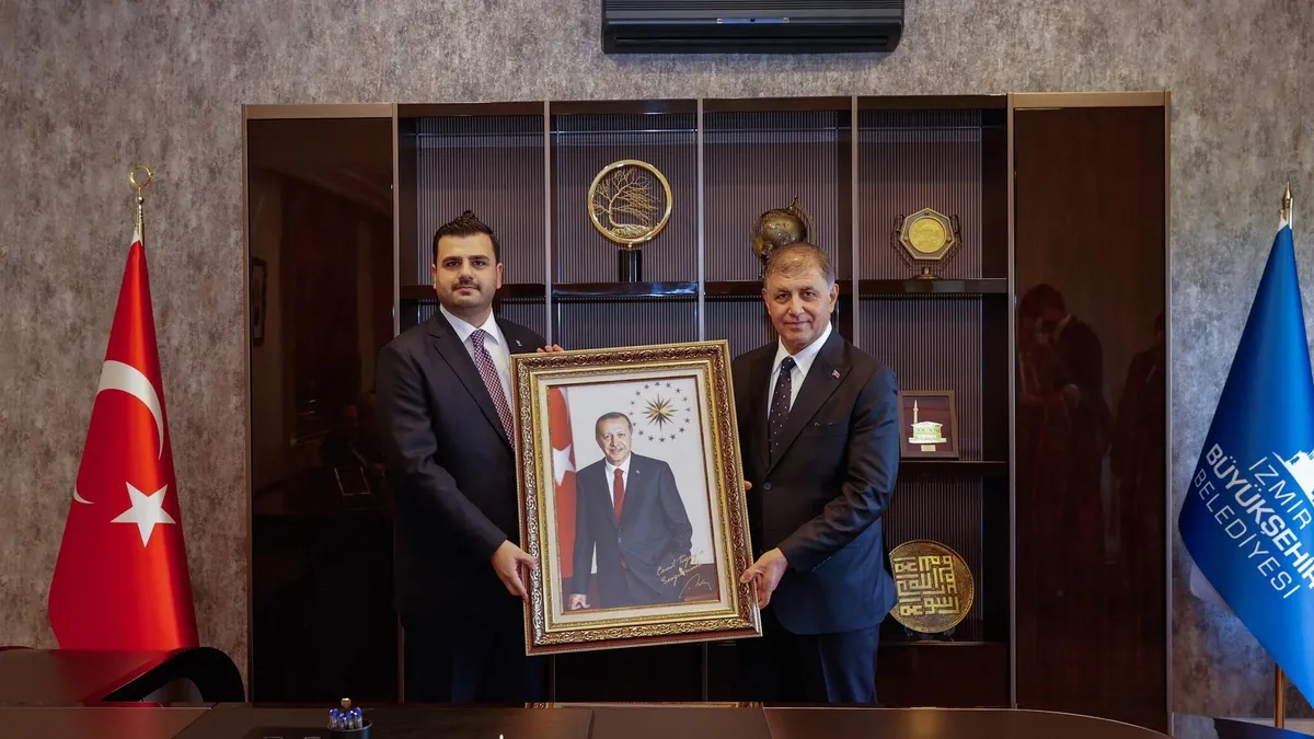 AK Parti Genel Sekreteri Eyyüp Kadir İnan’dan Özgür Özel’e sert tepki: Belediye başkanların senin hukuksuz taleplerinden bıktı!