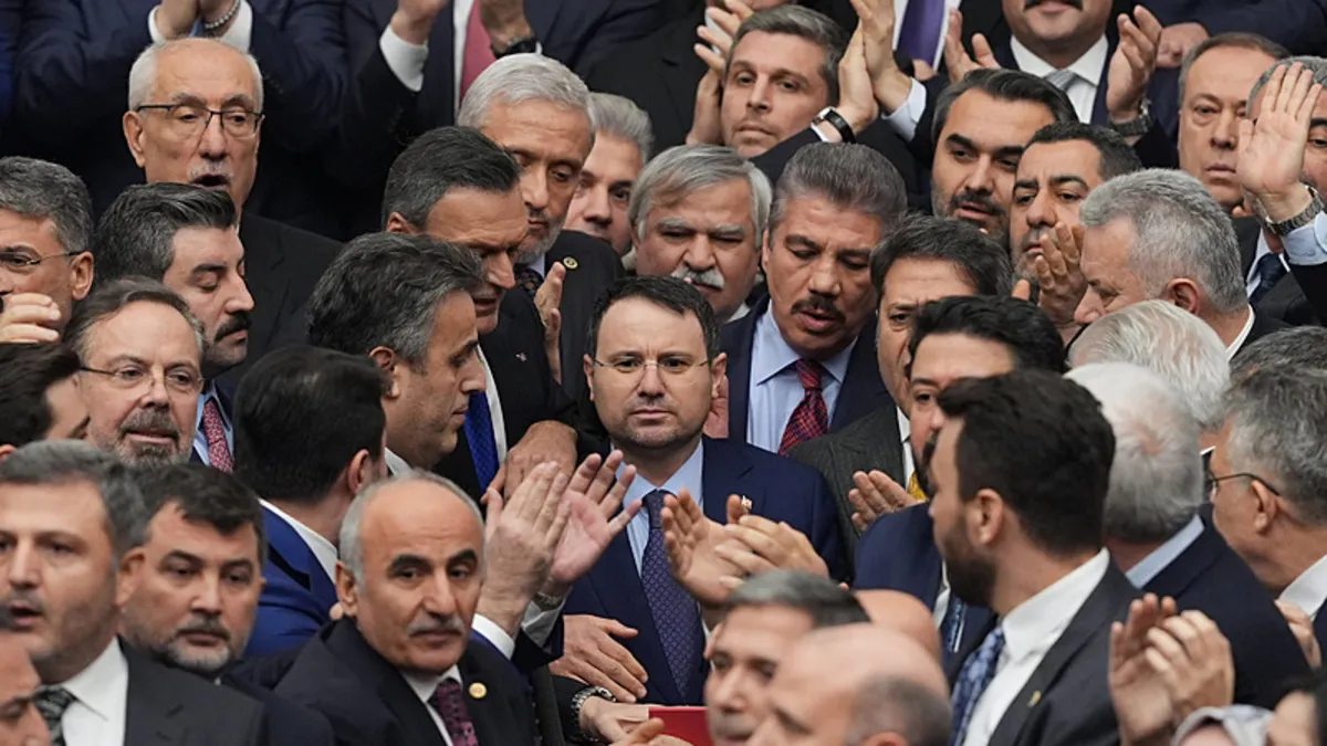 CHP’nin Meclis provokasyonlarına AK Parti’den tepkiler! CHP’nin Meclis provokasyonlarına AK Parti’den tepkiler!