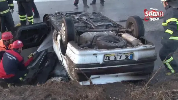 Adana'da baba oğul yanan araçtan son anda kurtarıldı