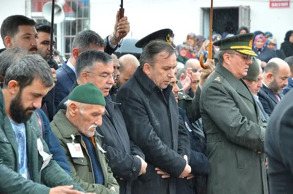 Şehit Hidayet Tokmak memleketi Çorum'da son yolculuğuna uğurlandı