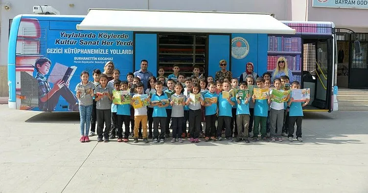 Mersin’de belediyeden öğrencilere 10 bin kitap
