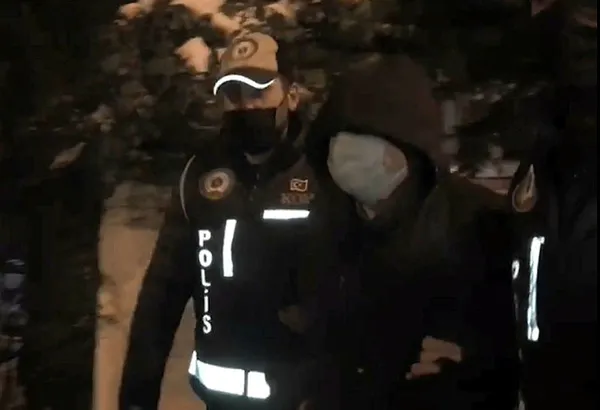 son-dakika-haberi-chpli-bilecik-belediyesinde-skandal-200-bin-dolar-rusvet-alirken-sucustu-yakalandi-1642625162595.jpg Son dakika haberi: CHP'li Bilecik Belediyesinde skandal! 200 bin dolar rüşvet alırken suçüstü yakalandı