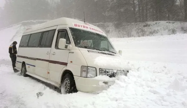 Karlı havada otomobil kullanma teknikleri
