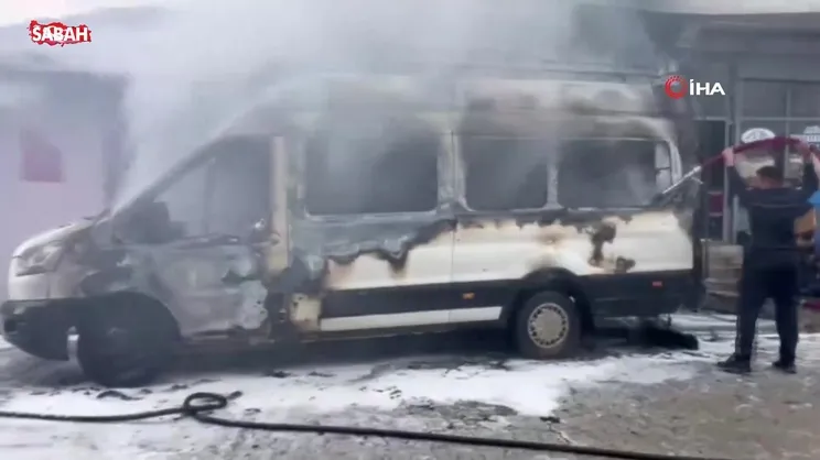 Vezirköprü’de minibüs yangını | Video