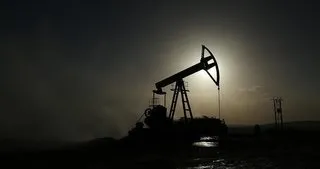 ABD’de stokların azalması petrol fiyatlarına destek verdi