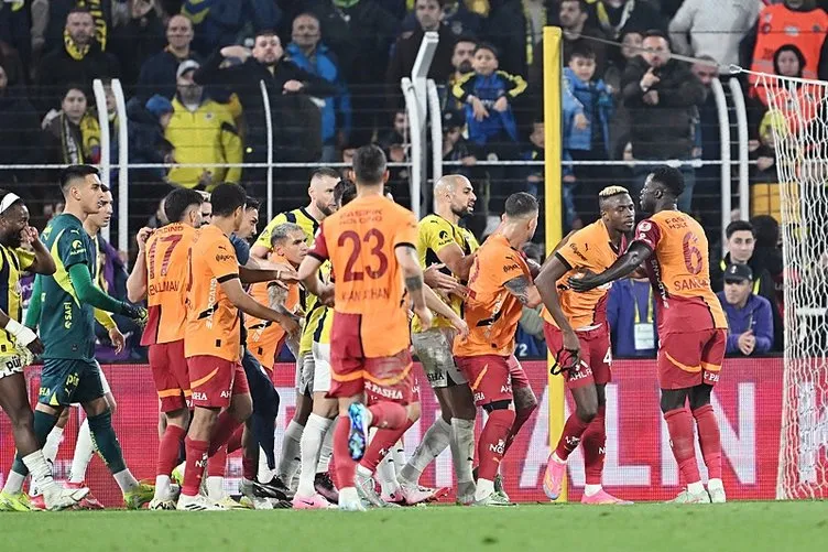 Son dakika Galatasaray haberi: Galatasaray’a kötü haber! Yıldız futbolcunun geleceği için karar verildi…