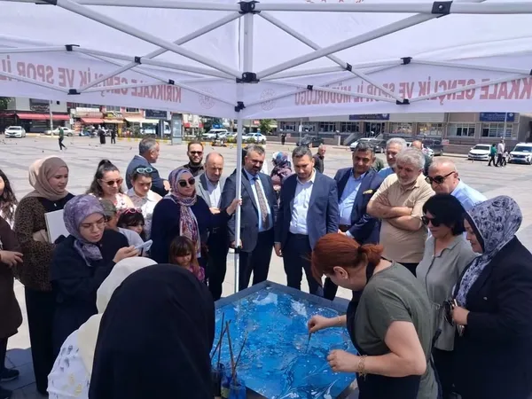 15-temmuz-ruhu-ebru-sanatiyla-meydana-tasindi-1784123970246.jpg