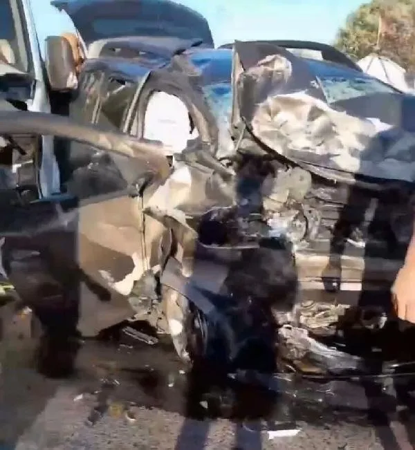 İzmir'de bayram dönüşü feci kaza: 5 ölü, 20 yaralı! Korkunç kazanın görüntüleri ortaya çıktı