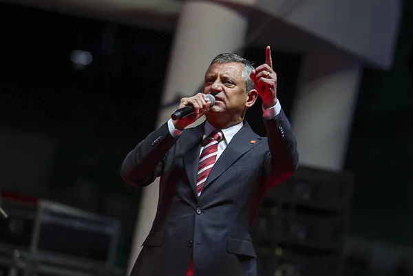 ozgur-ozelin-karnesi-kiriklarla-dolu-fislemeler-ihraclar-linc-kampanyalari-keyfi-gorevden-almalar-1757736653972.jpg Özgür Özel'in karnesi kırıklarla dolu: Fişlemeler, ihraçlar, linç kampanyaları, keyfi görevden almalar!
