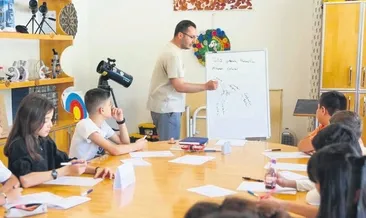 Uzay kursunda yeteneklerini keşfediyorlar