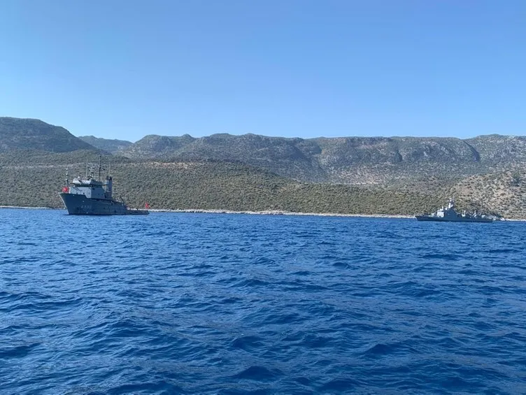 Son Dakika! Türk gemileri Demre’den ayrıldı, Yunan fırkateyni Meis’e döndü