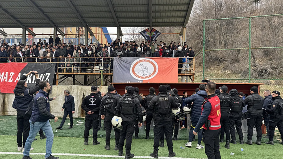 Fenerbahçe'den olaylı maç sonrası açıklama geldi! 'Kınıyoruz' Fenerbahçe'den olaylı maç sonrası açıklama geldi! 'Kınıyoruz'