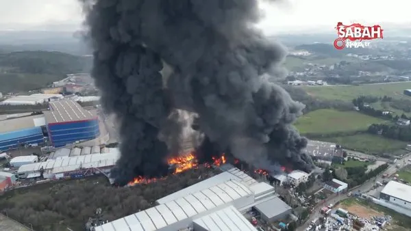 Gebze'de alev alev yanan fabrika böyle görüntülendi | Video
