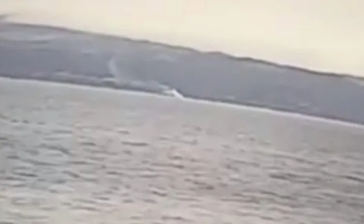 Bursa Gemlik deprem anında inanılmaz görüntü: Denizin ortasından çıkmış!