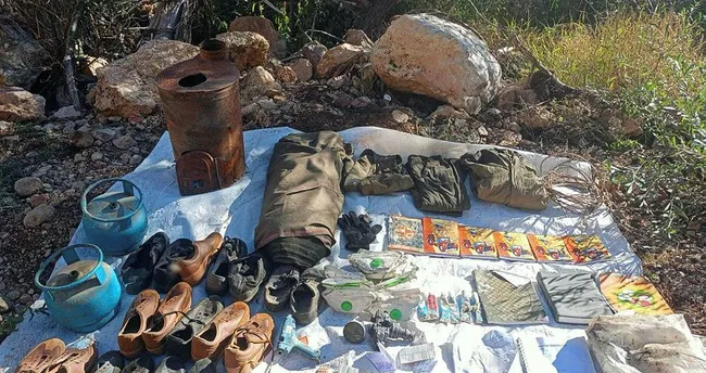 Tunceli’de teröristlerin kullandığı 2 sığınak imha edildi Tunceli’de teröristlerin kullandığı 2 sığınak imha edildi