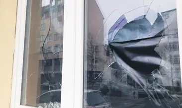 150 kişilik grup camiye saldırdı