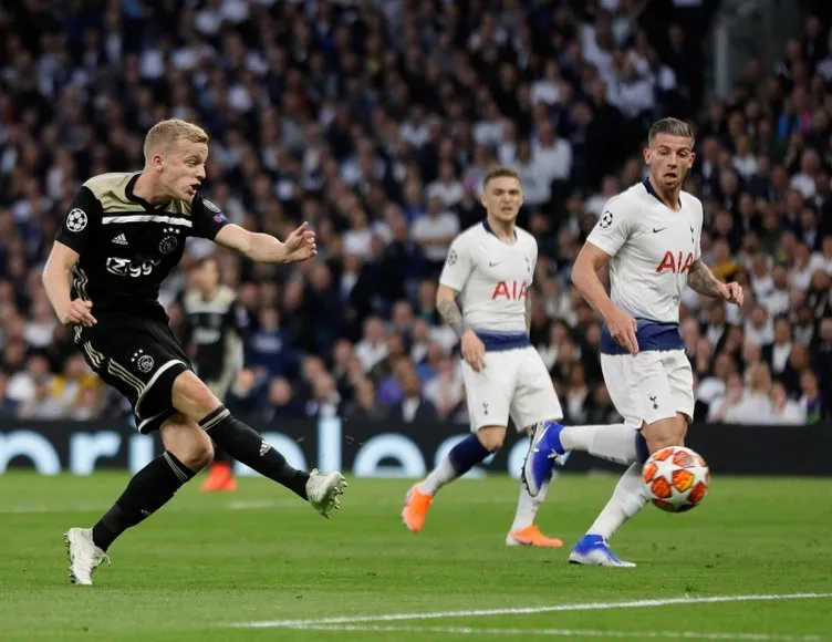 Tottenham - Ajax maçında korku dolu anlar! Kanlar içinde yerde kaldı