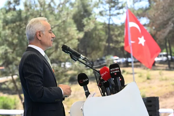bakan-uraloglu-acikladi-istanbula-180-kilometrelik-rayli-sistem-yeni-metro-hatlari-geliyor-1788347974642.jpeg