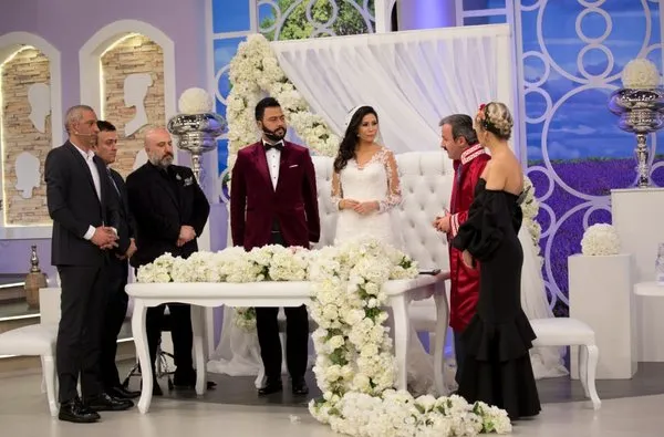 Türkiye'nin konuştuğu damat adayı Caner canlı yayında mutluluğa 'evet' dedi