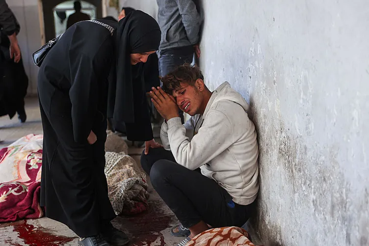 İsrail ve ABD iki koldan saldırıyor! Evler ateşe verildi: Bütün gücümüzle saldıracağız!