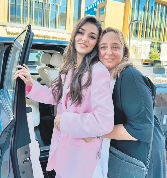 Ayşe Barım’ın sanatçıları parçalandı! Destek konusunda anlaşamadılar